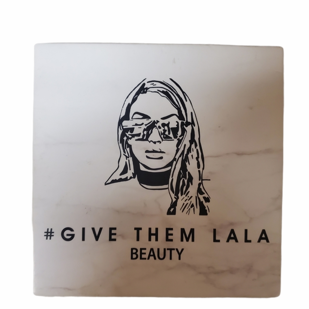 Give them Lala The Grown woman Pallette